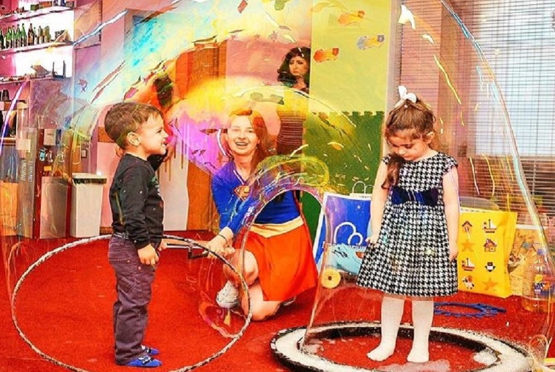 Шоу гигантских мыльных пузырей