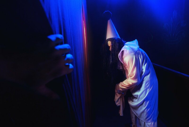 Спектакль с того света